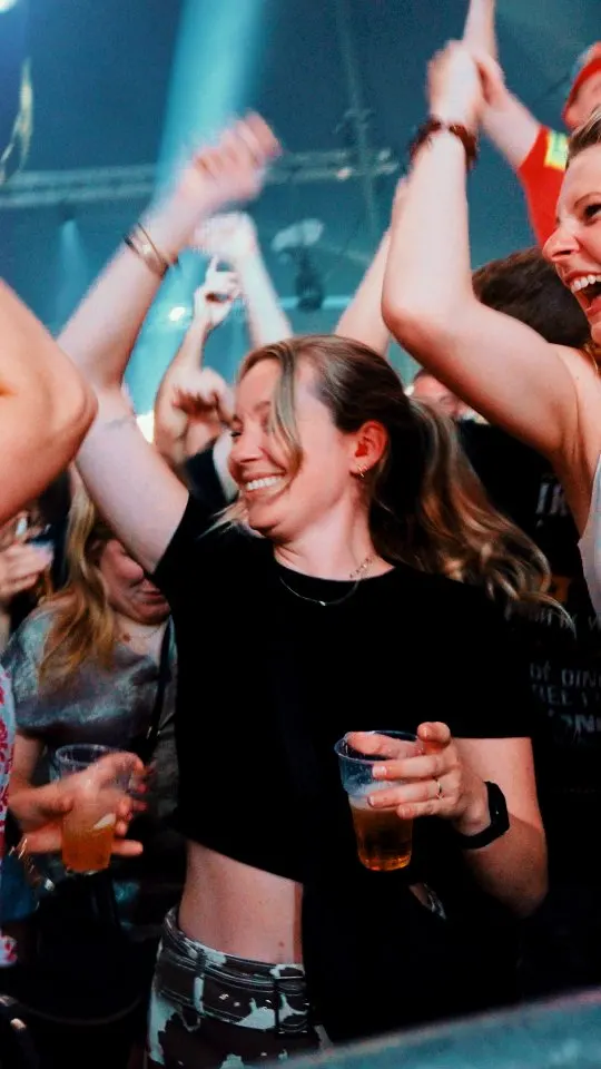 Instagram-post van @alexdebont.media: FeestDJBart x Moerspinksterweekend 2026 🤩